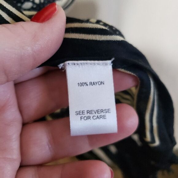 Extra Touch kimono - Picture 3 of 5